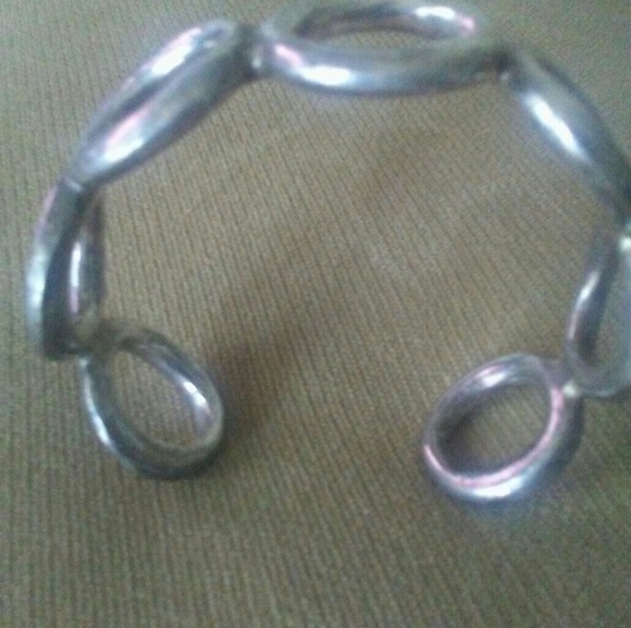 Seven rings cuff bracelets - Picture 2 of 4